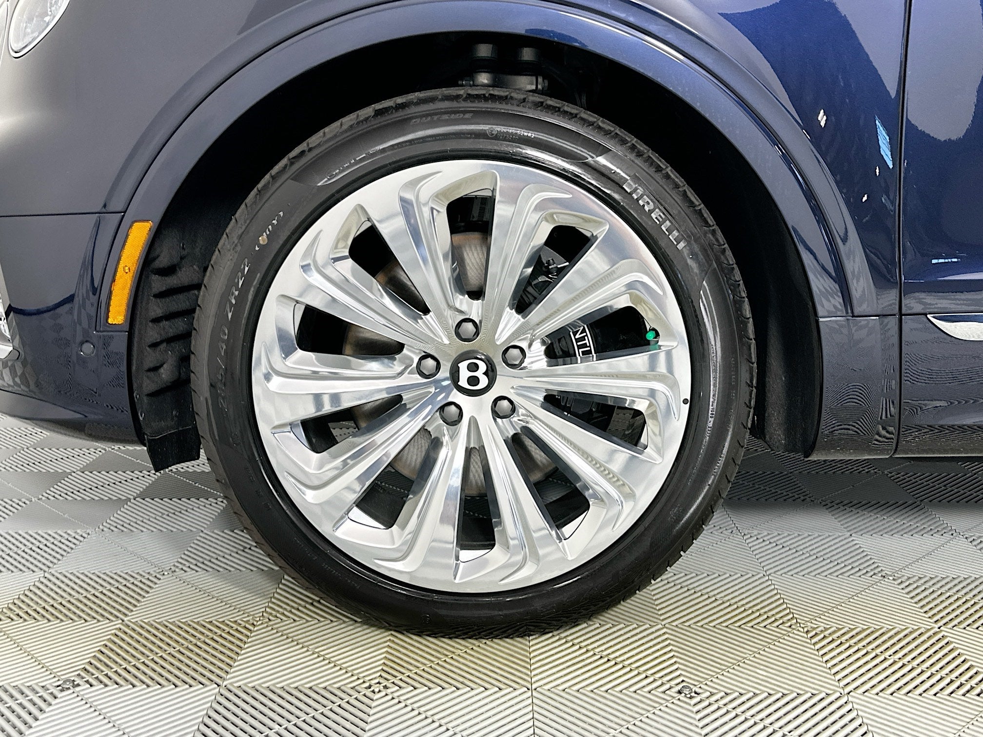 2025 Bentley Bentayga Azure Naples Edition