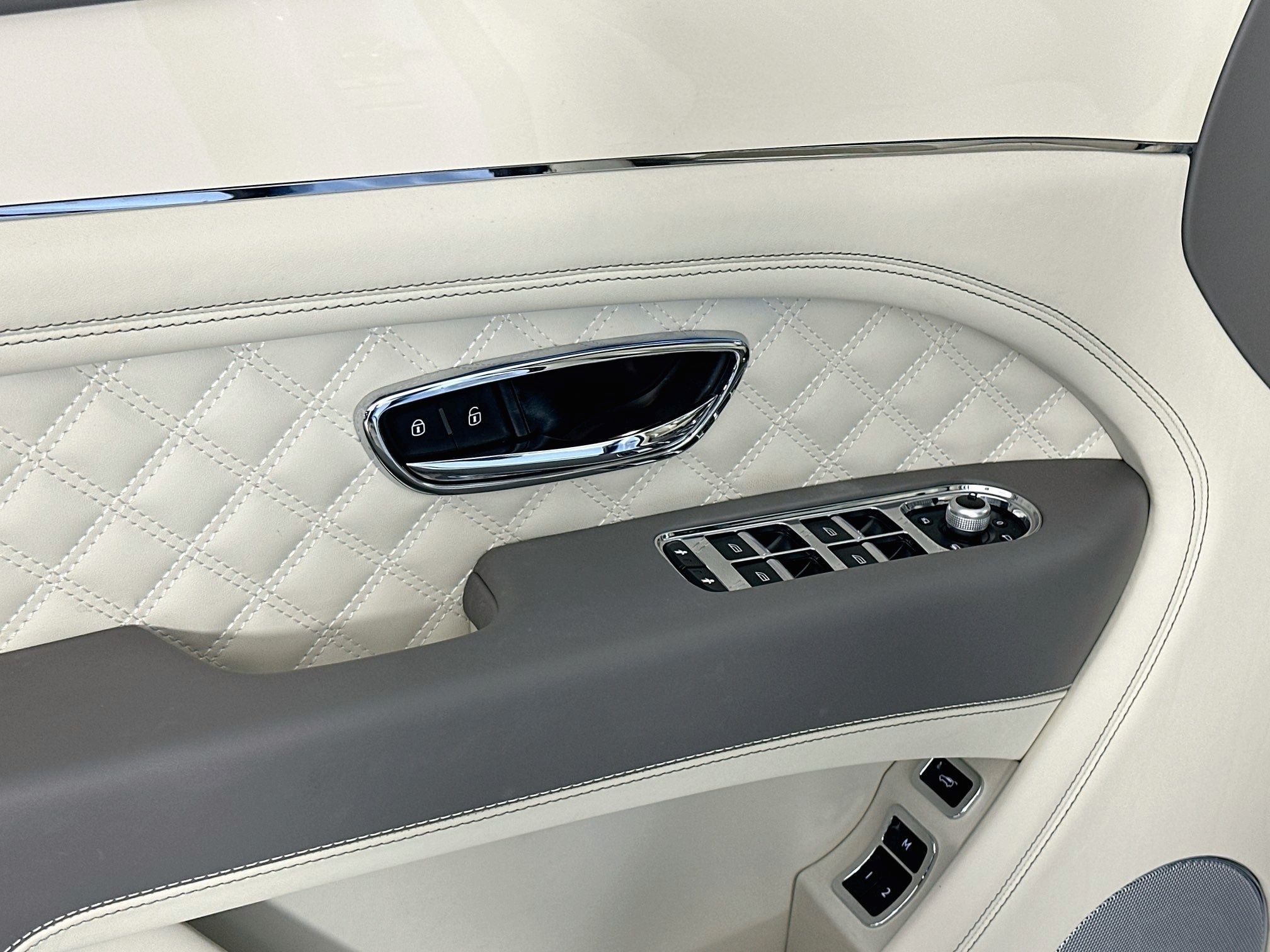 2023 Bentley Bentayga Azure