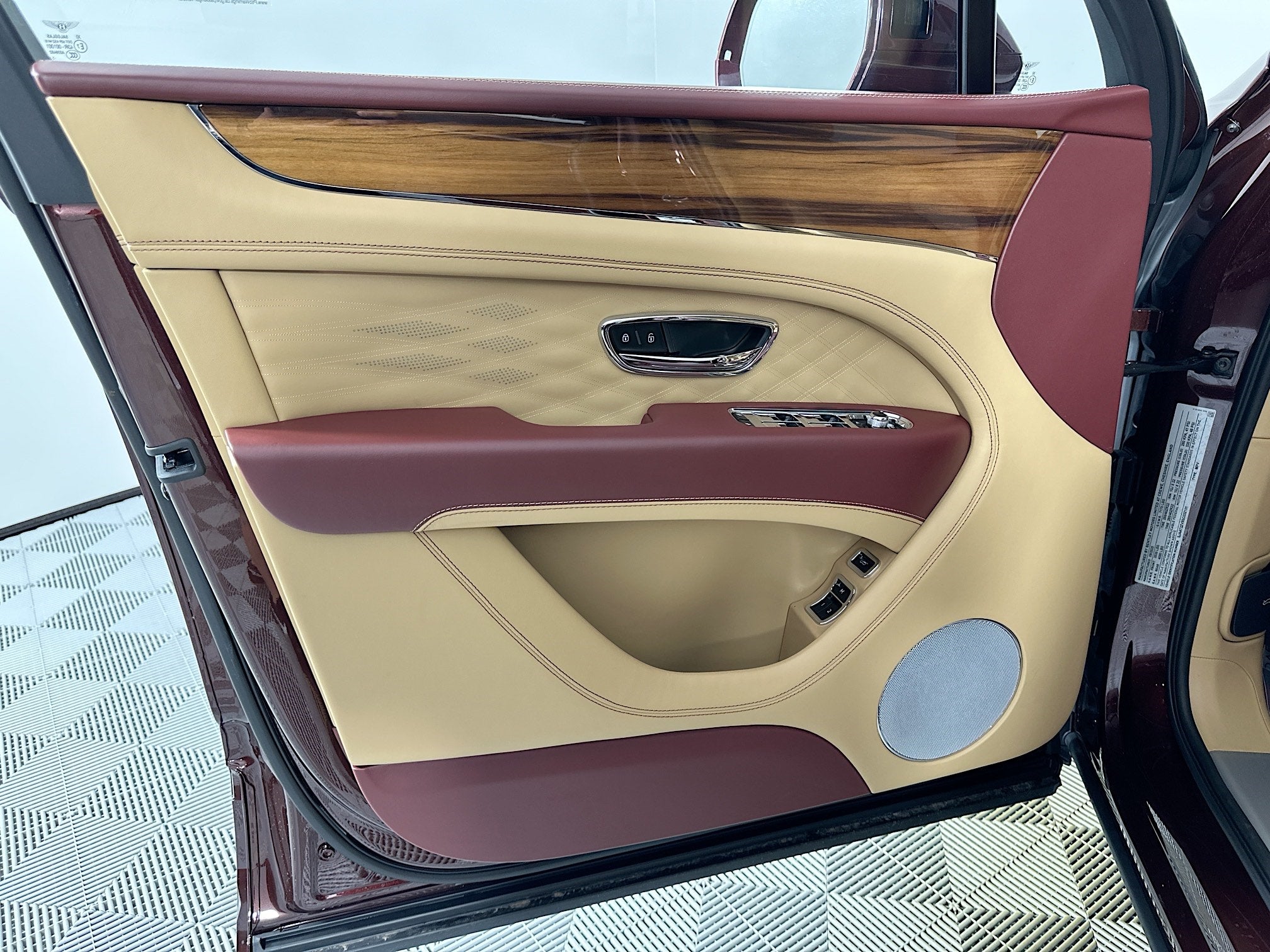 2025 Bentley Bentayga Azure