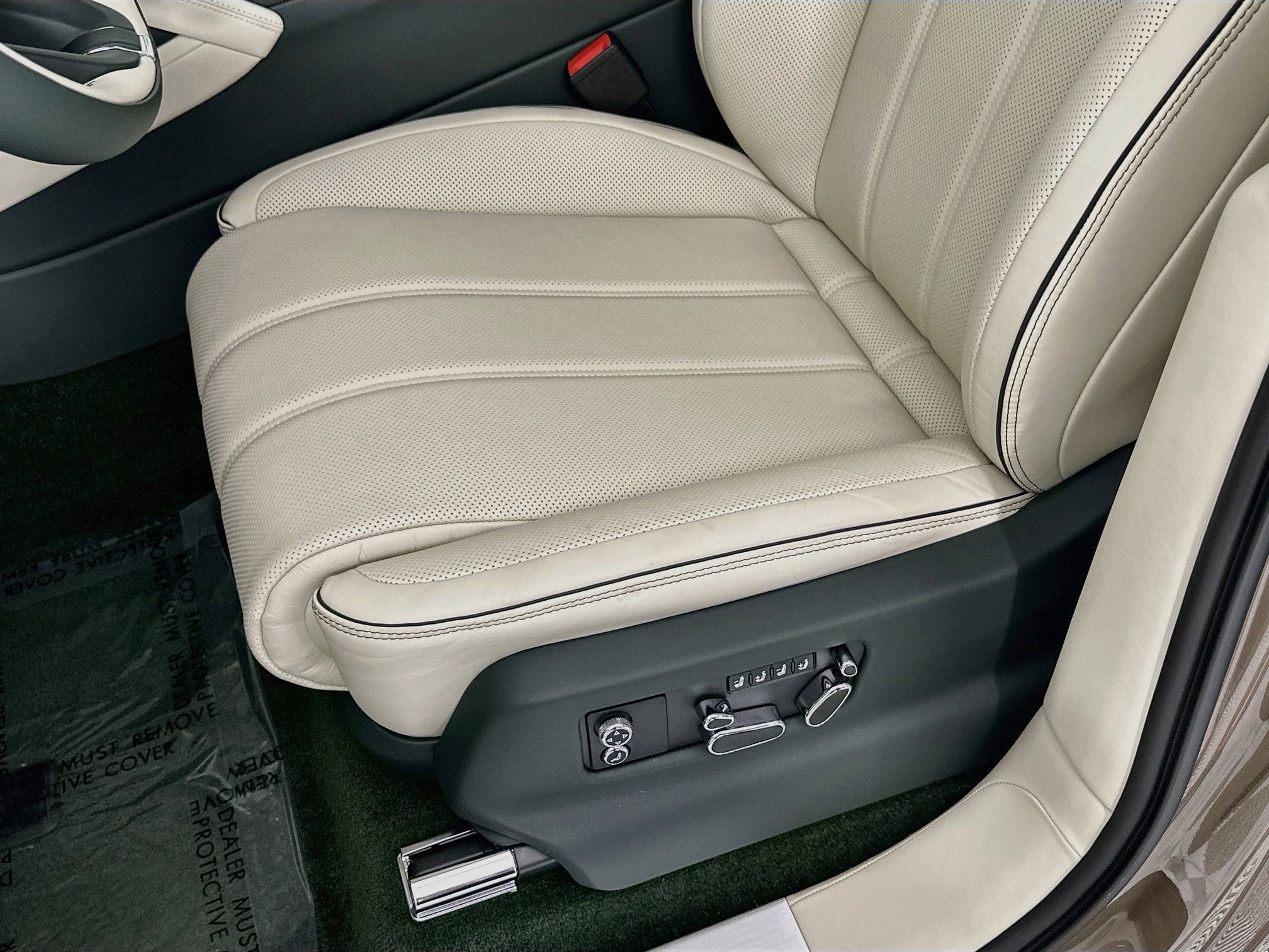 2027 Bentley Bentayga EWB Azure