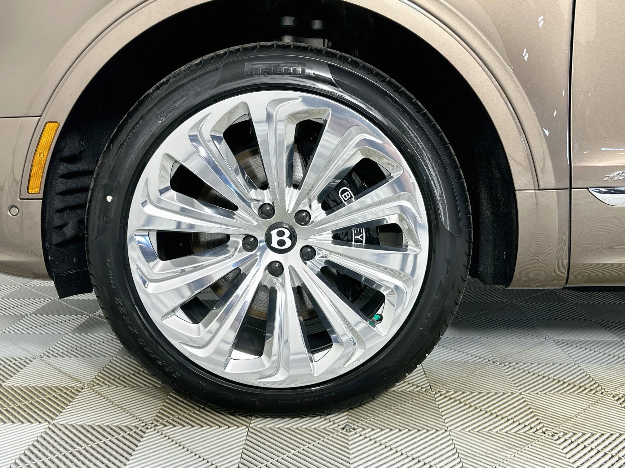 2027 Bentley Bentayga EWB Azure