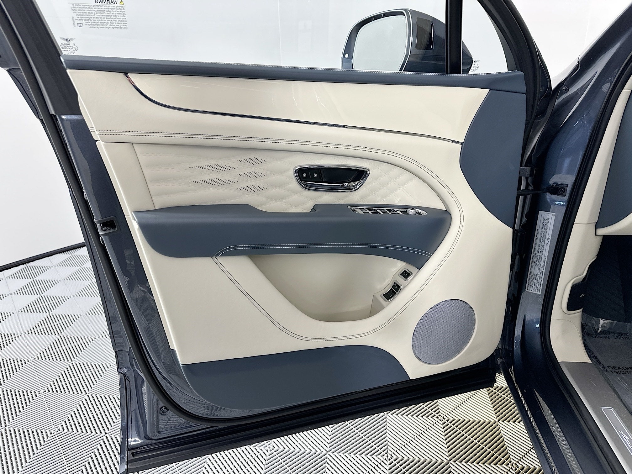 2023 Bentley Bentayga EWB Azure