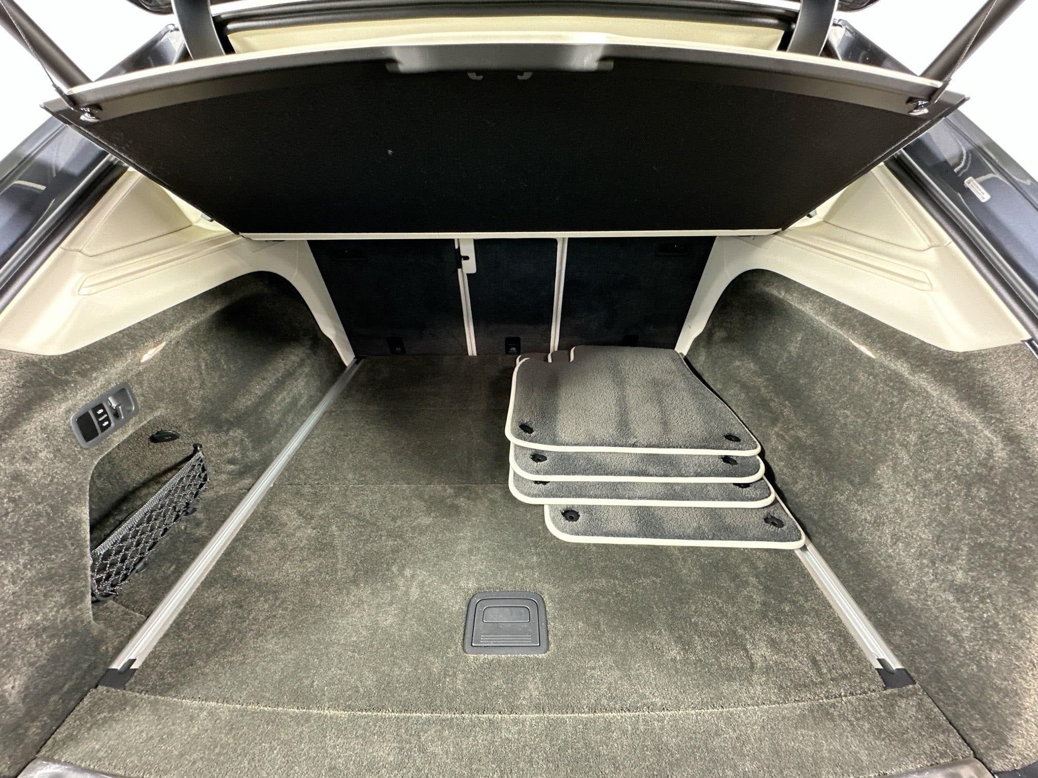 2023 Bentley Bentayga EWB Azure