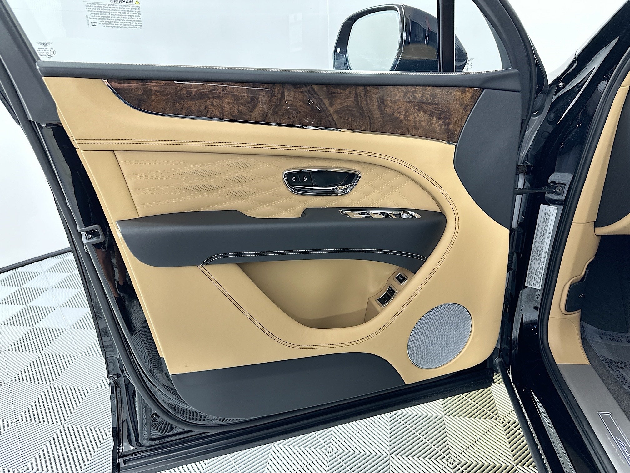 2025 Bentley Bentayga EWB Azure