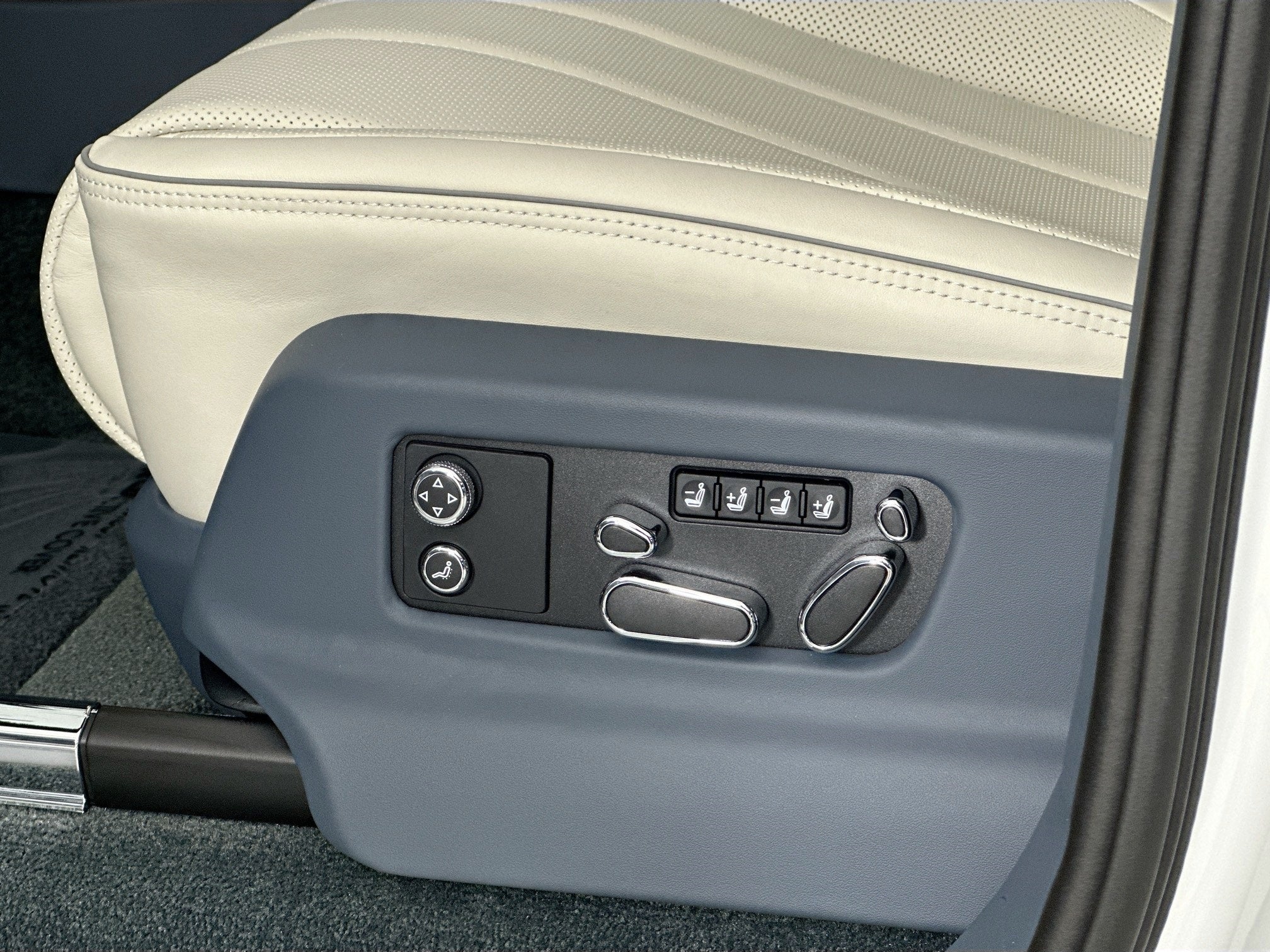 2025 Bentley Bentayga EWB Mulliner