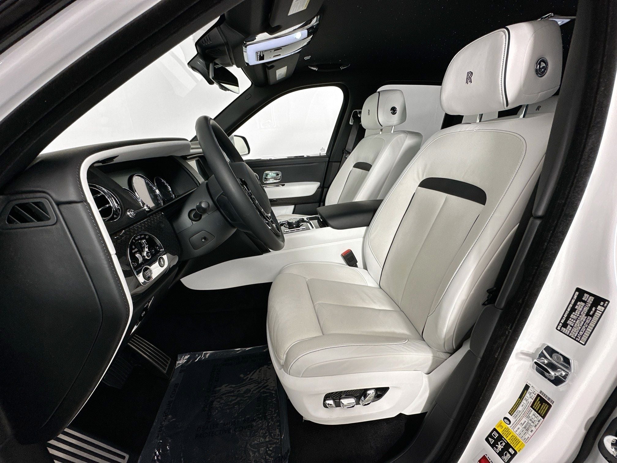 2023 Rolls-Royce Black Badge Cullinan Base