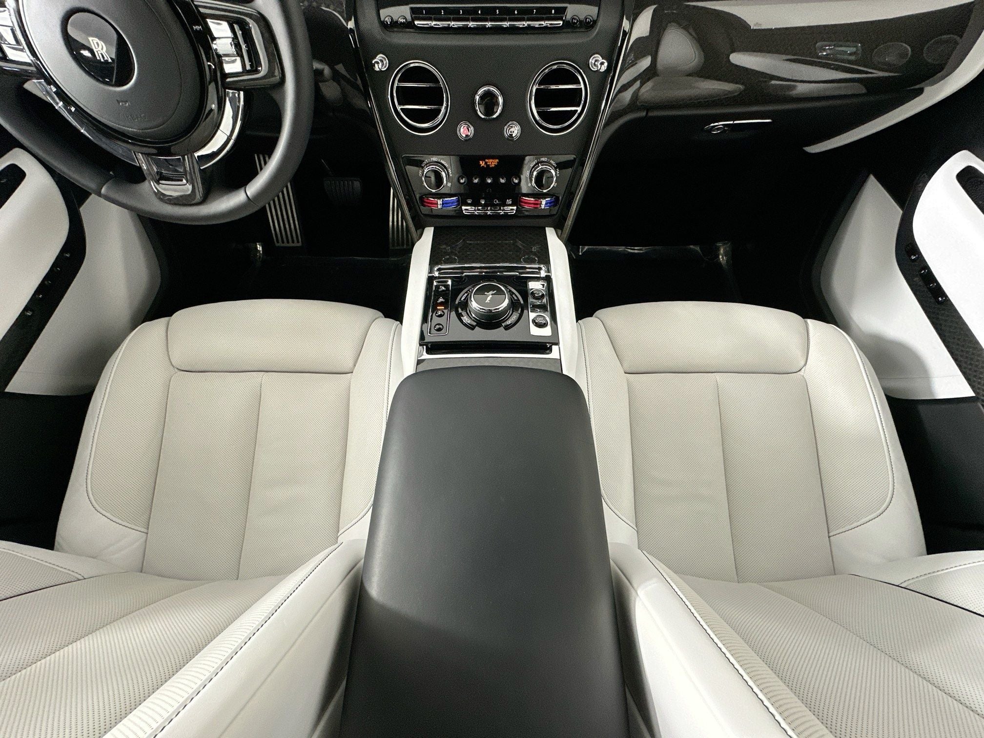 2023 Rolls-Royce Black Badge Cullinan Base