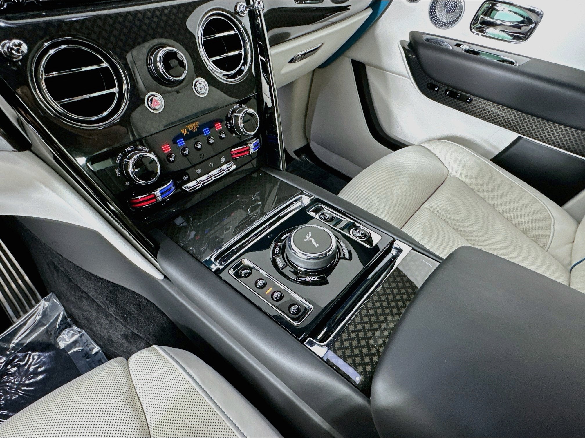 2024 Rolls-Royce Black Badge Cullinan Base