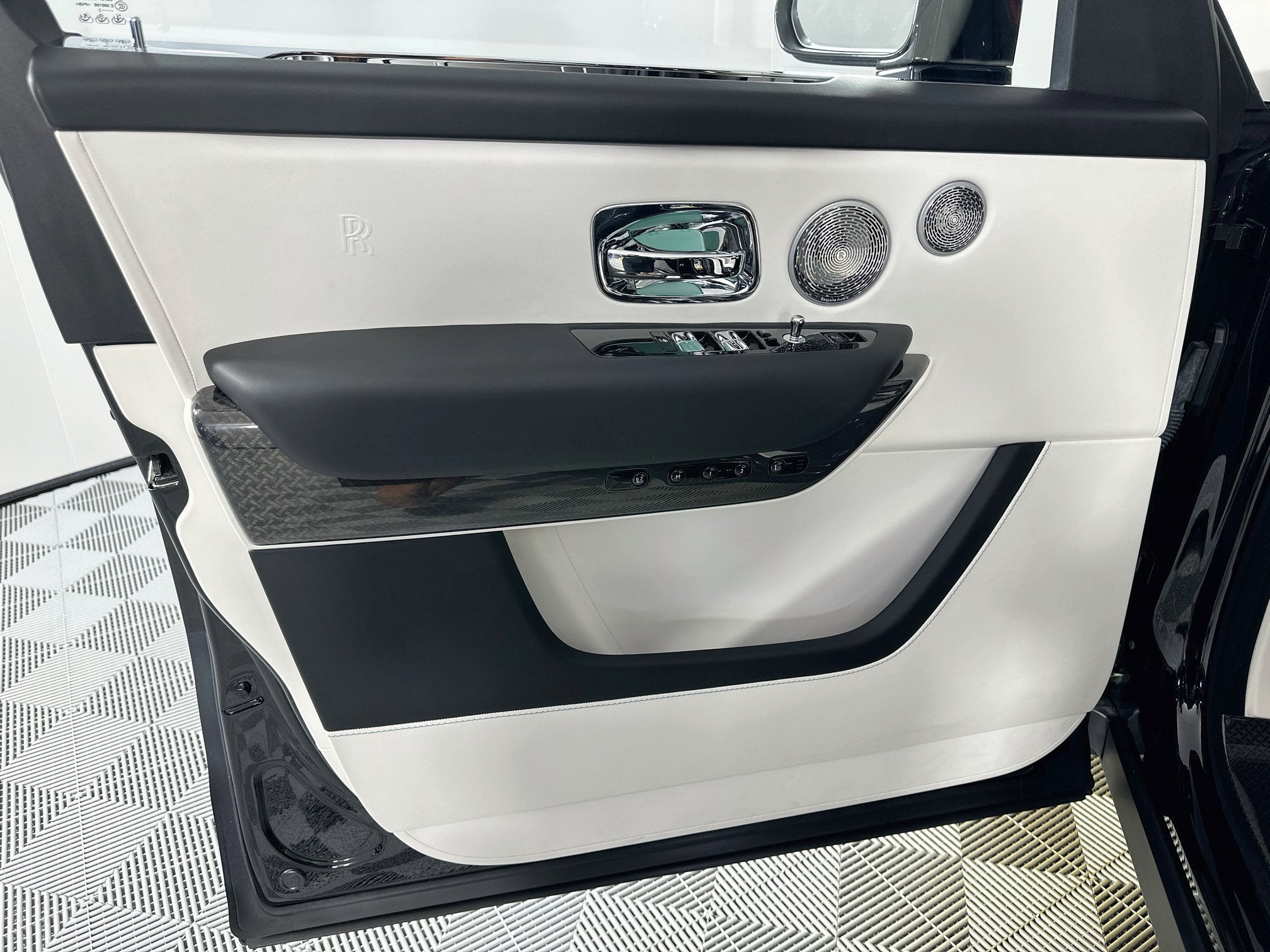 2024 Rolls-Royce Black Badge Cullinan Base