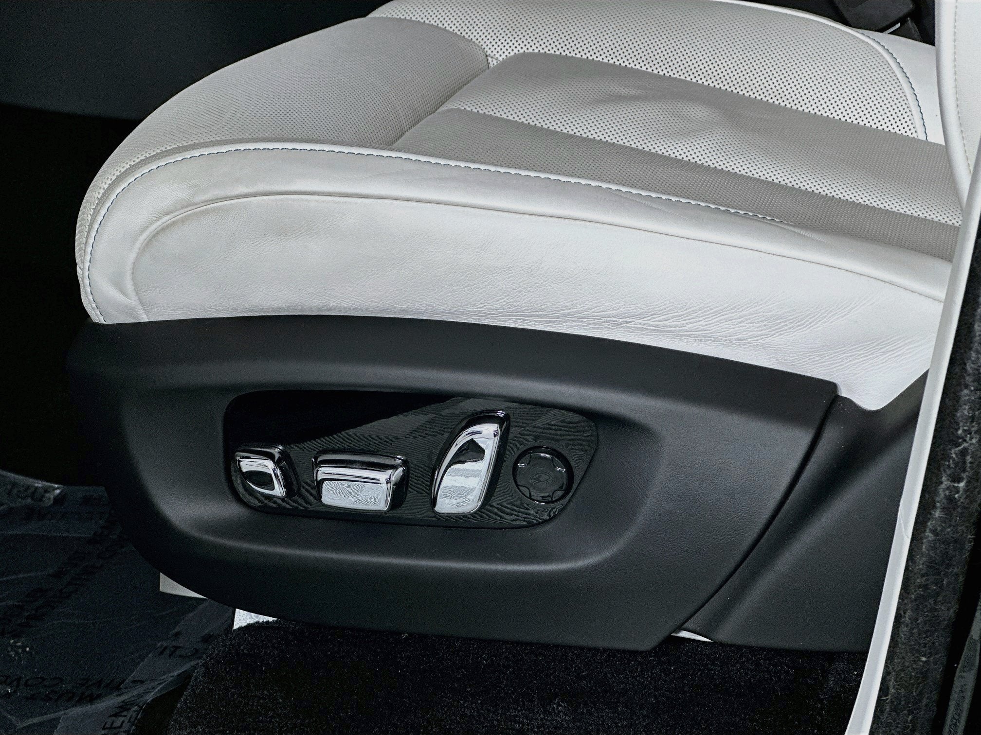 2024 Rolls-Royce Black Badge Cullinan Base