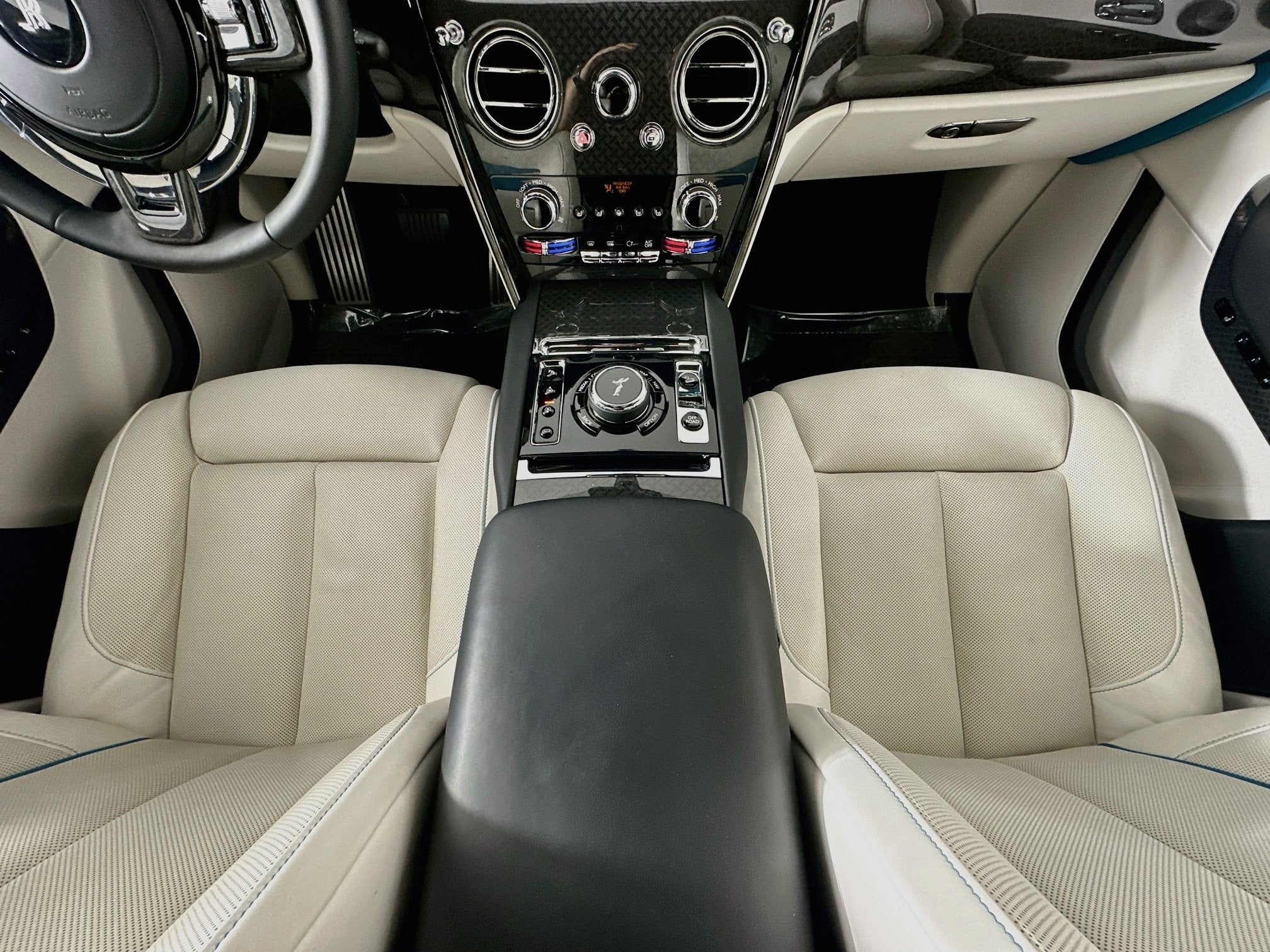 2024 Rolls-Royce Black Badge Cullinan Base