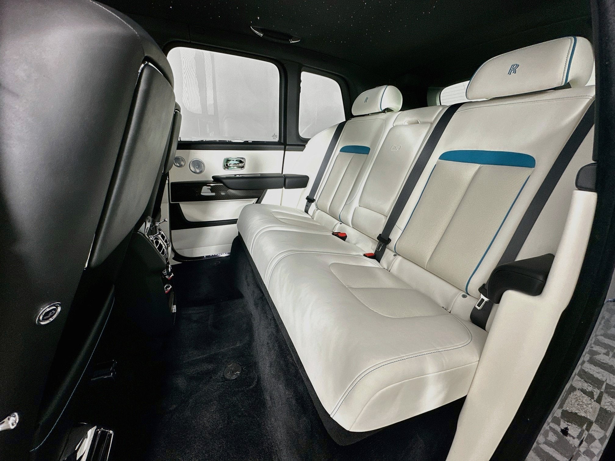 2024 Rolls-Royce Black Badge Cullinan Base