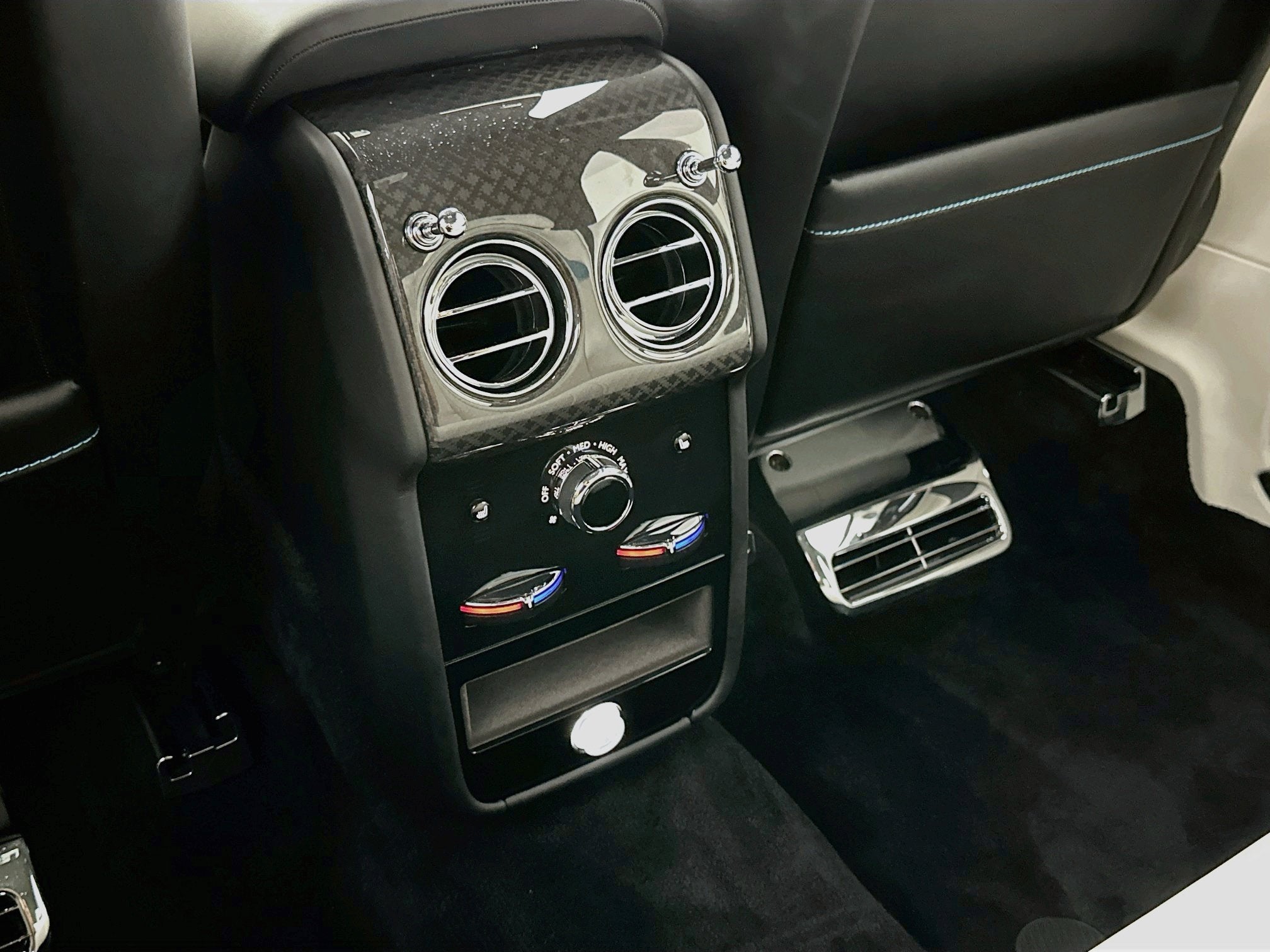 2024 Rolls-Royce Black Badge Cullinan Base