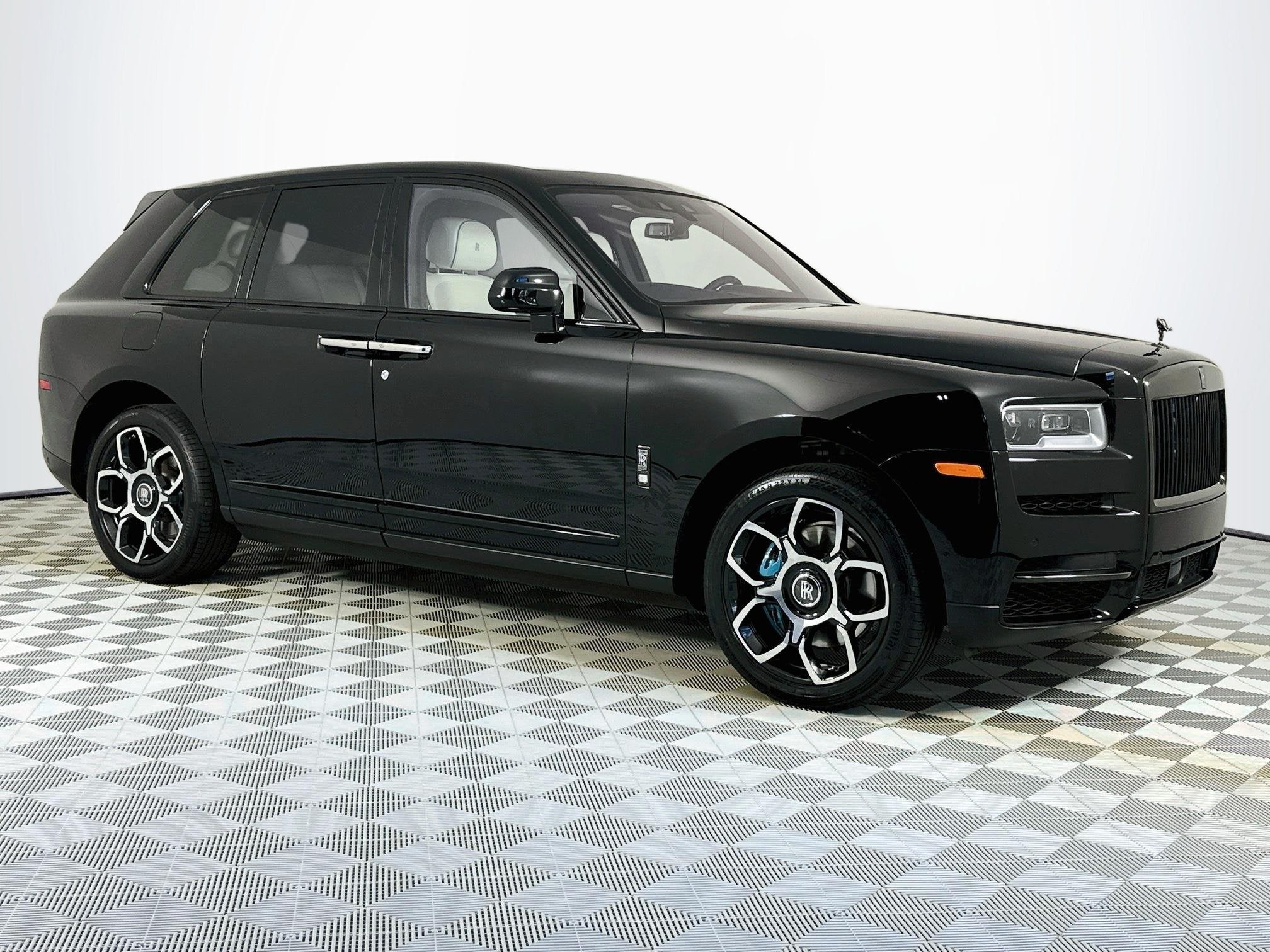 2024 Rolls-Royce Black Badge Cullinan Base