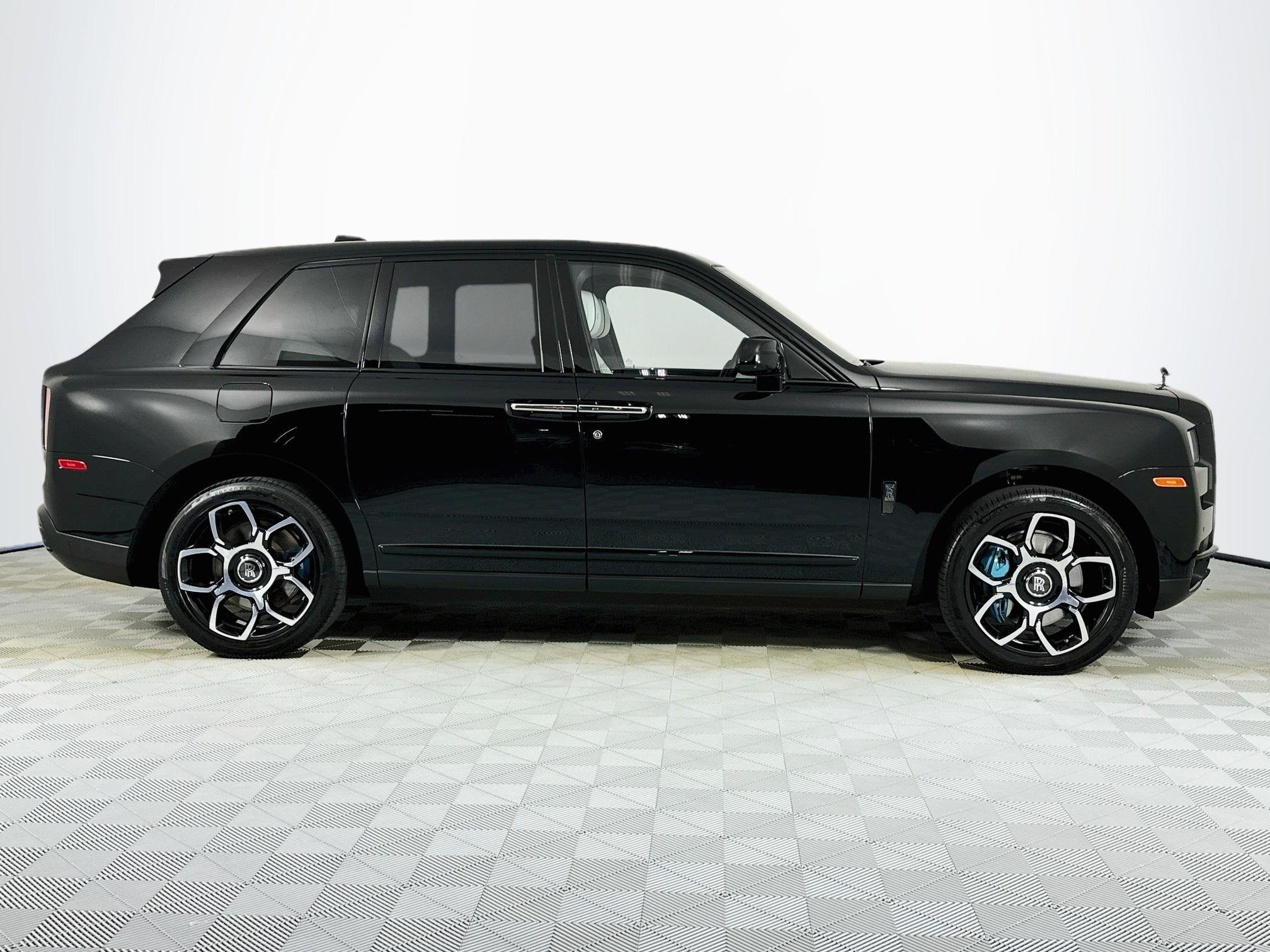 2024 Rolls-Royce Black Badge Cullinan Base