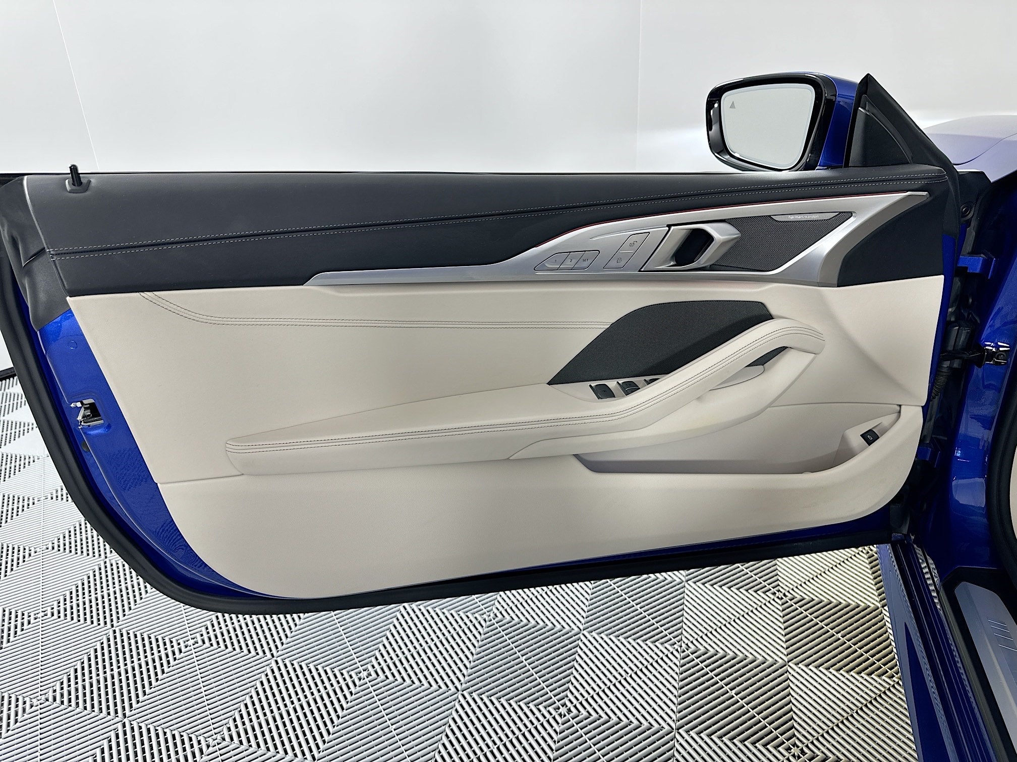 2024 BMW 8 Series 840i Convertible