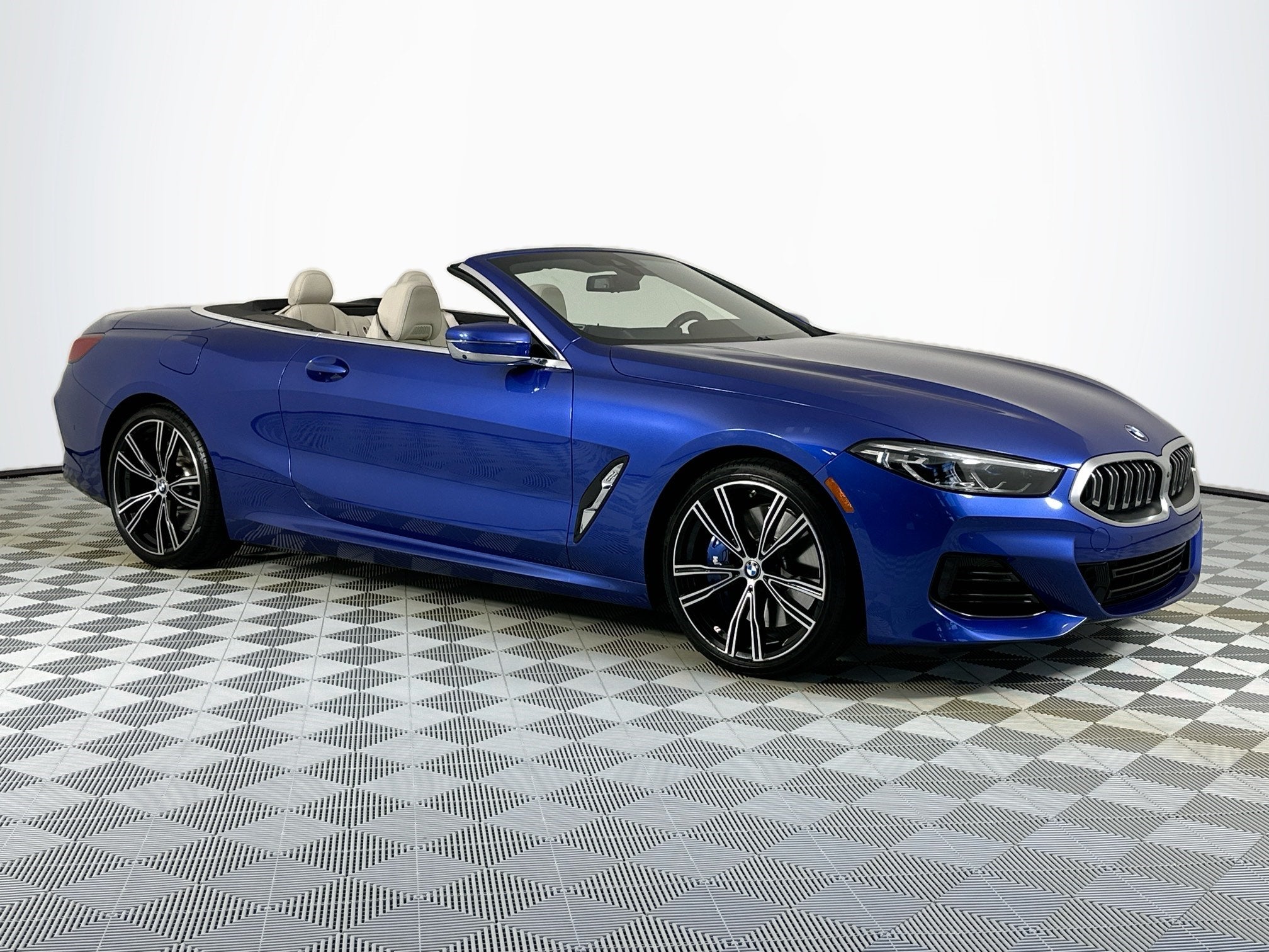 2024 BMW 8 Series 840i Convertible