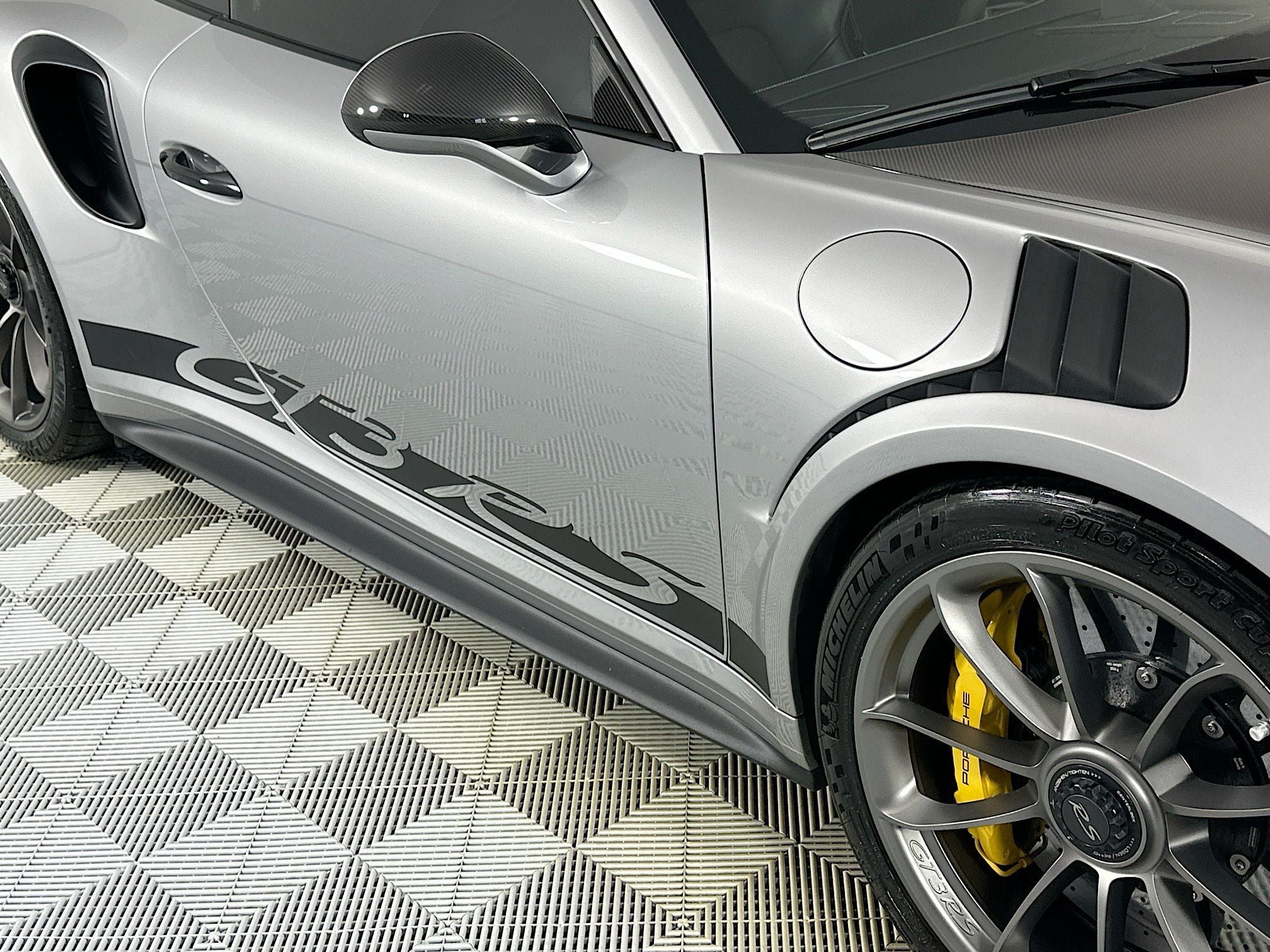 2019 Porsche 911 GT3 RS Weissach Package