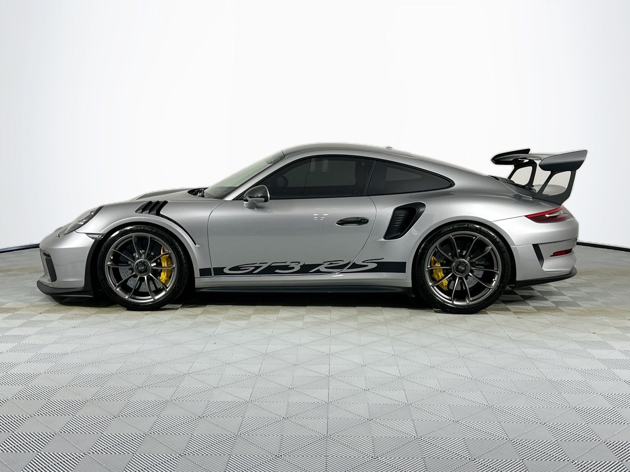 2019 Porsche 911 GT3 RS Weissach Package