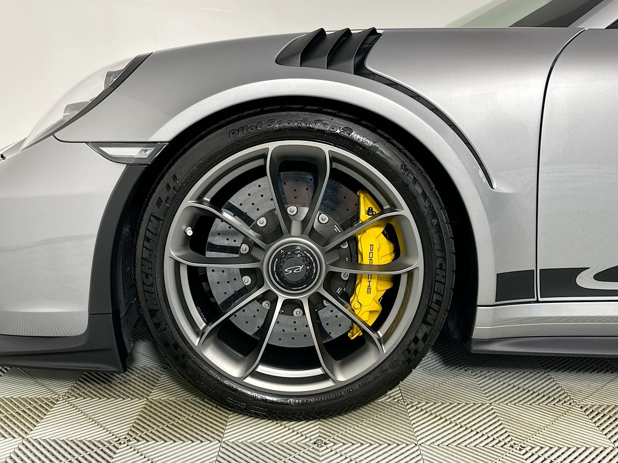 2019 Porsche 911 GT3 RS Weissach Package