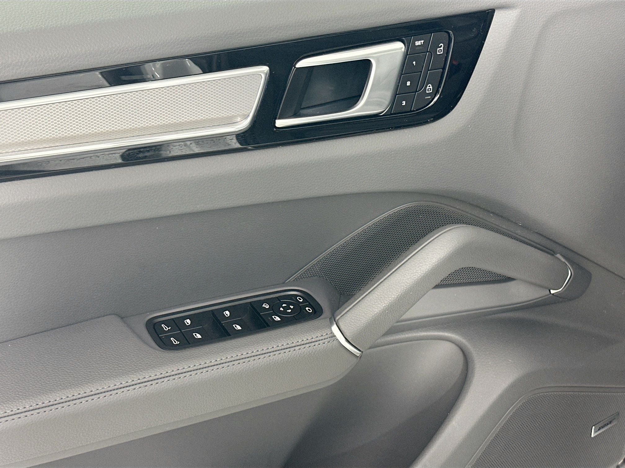 2023 Porsche Cayenne Platinum Edition