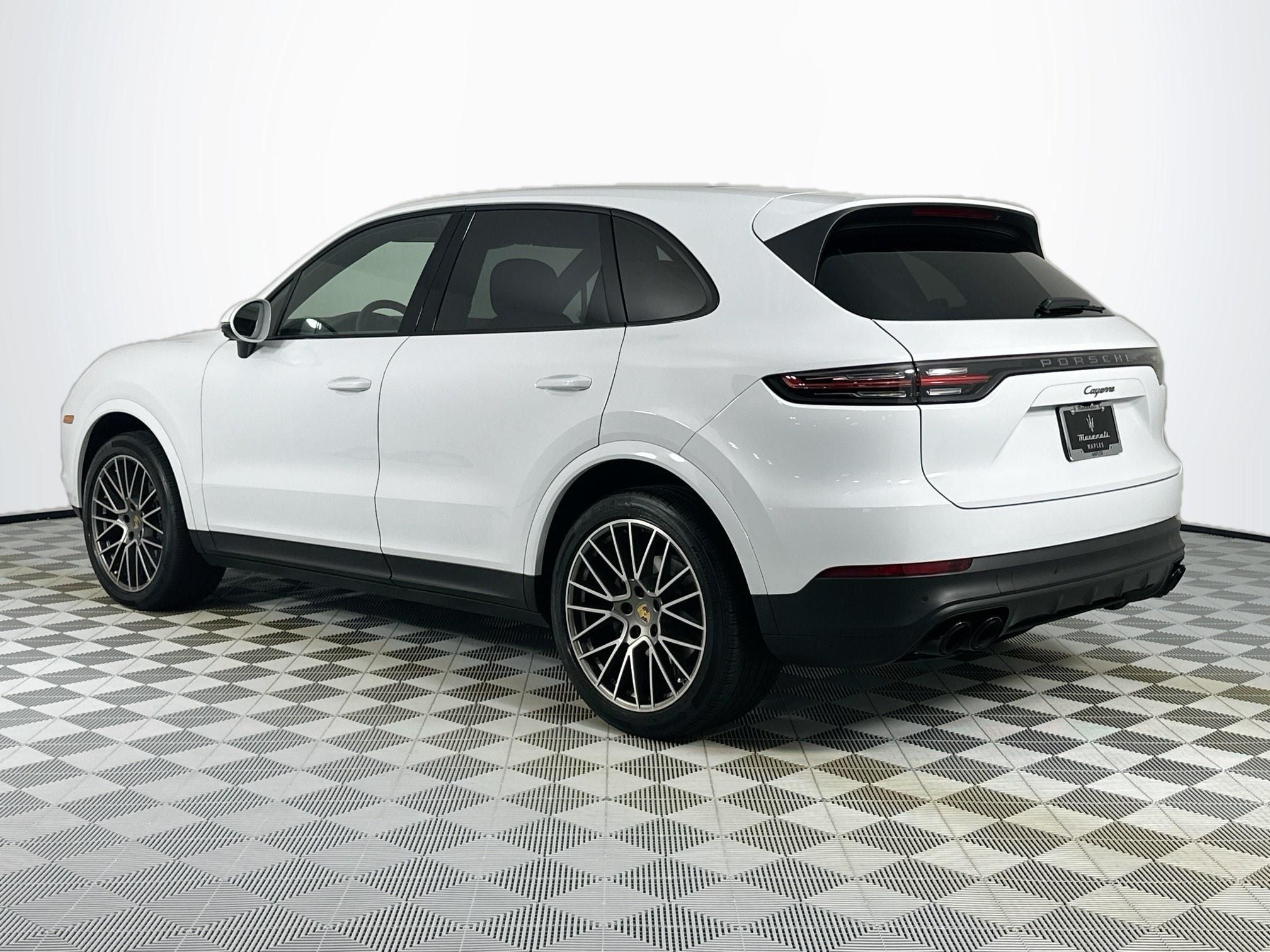2023 Porsche Cayenne Platinum Edition