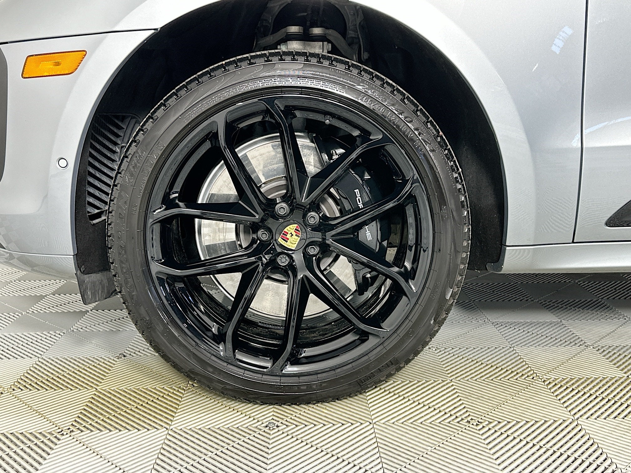 2025 Porsche Macan GTS