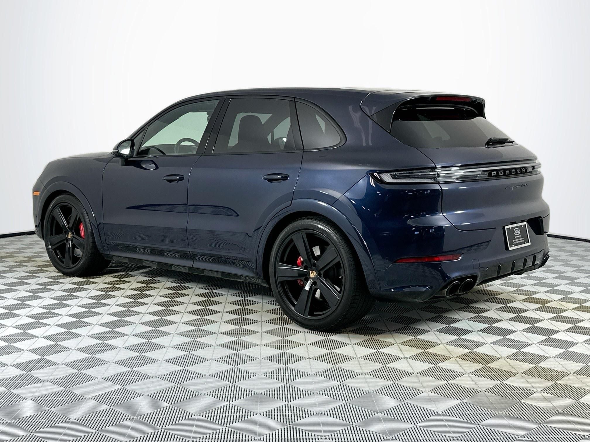 2025 Porsche Cayenne GTS