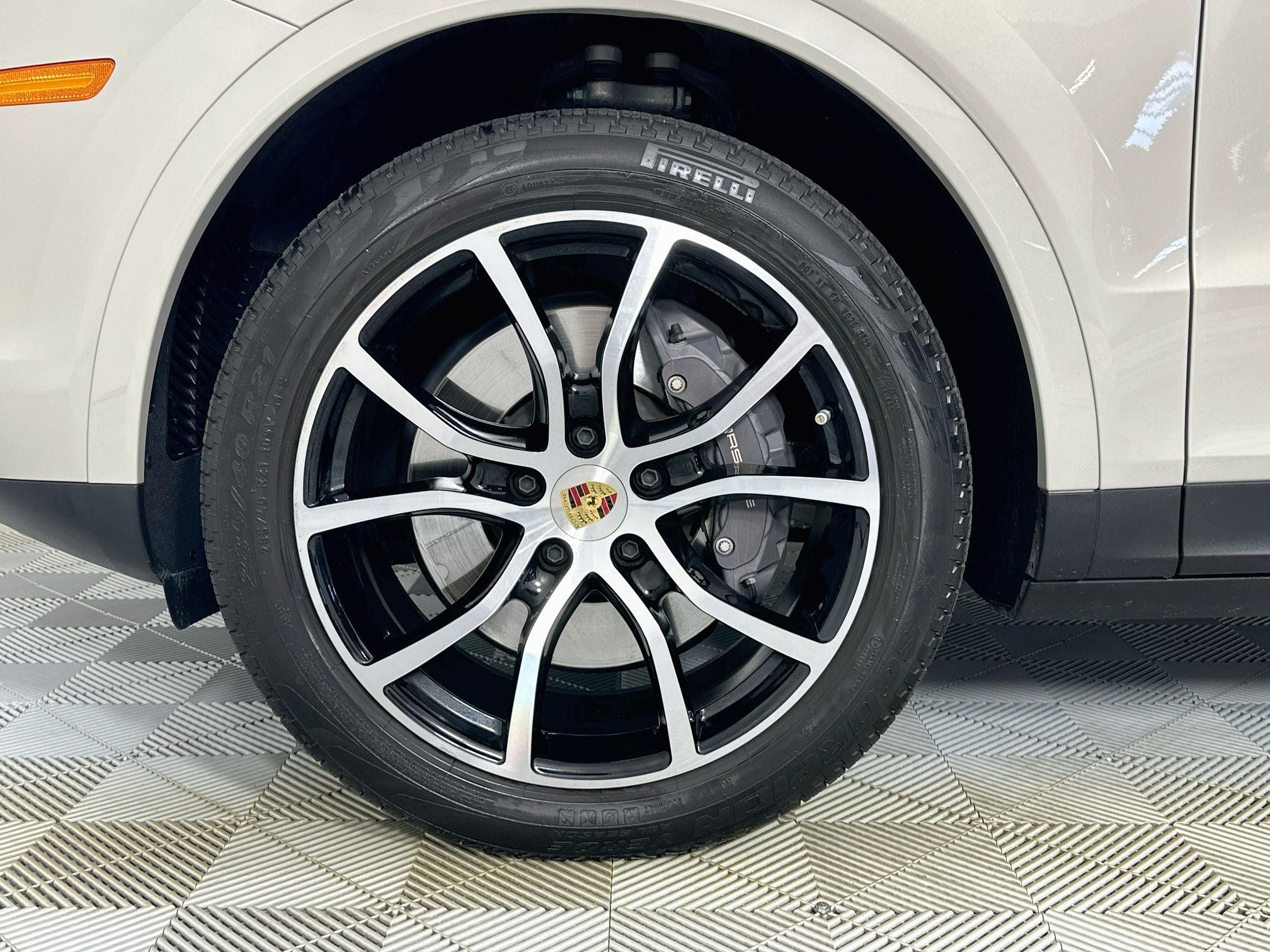 2023 Porsche Cayenne Coupe Base