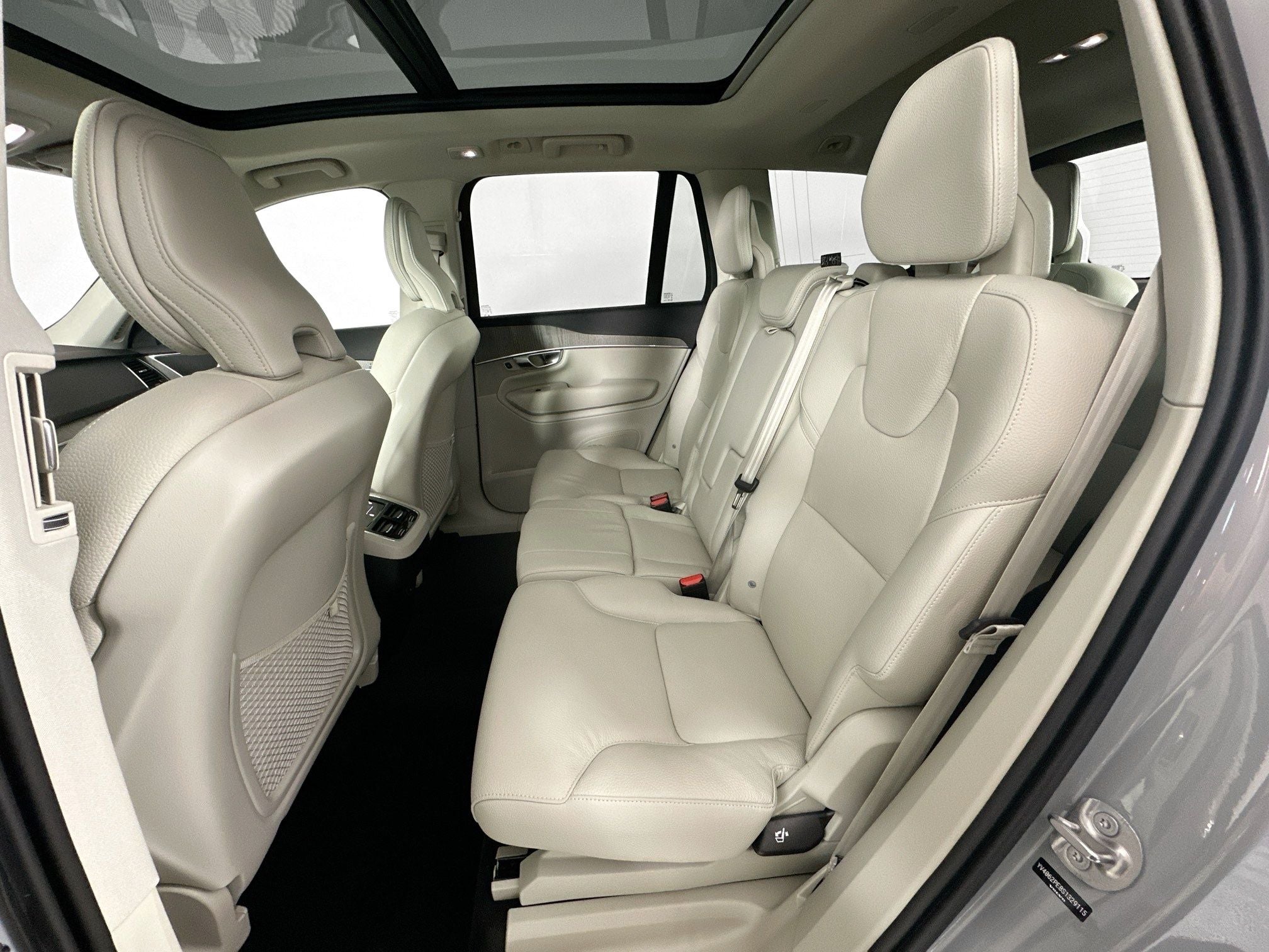 2025 Volvo XC90 B6 Plus 7-Seater