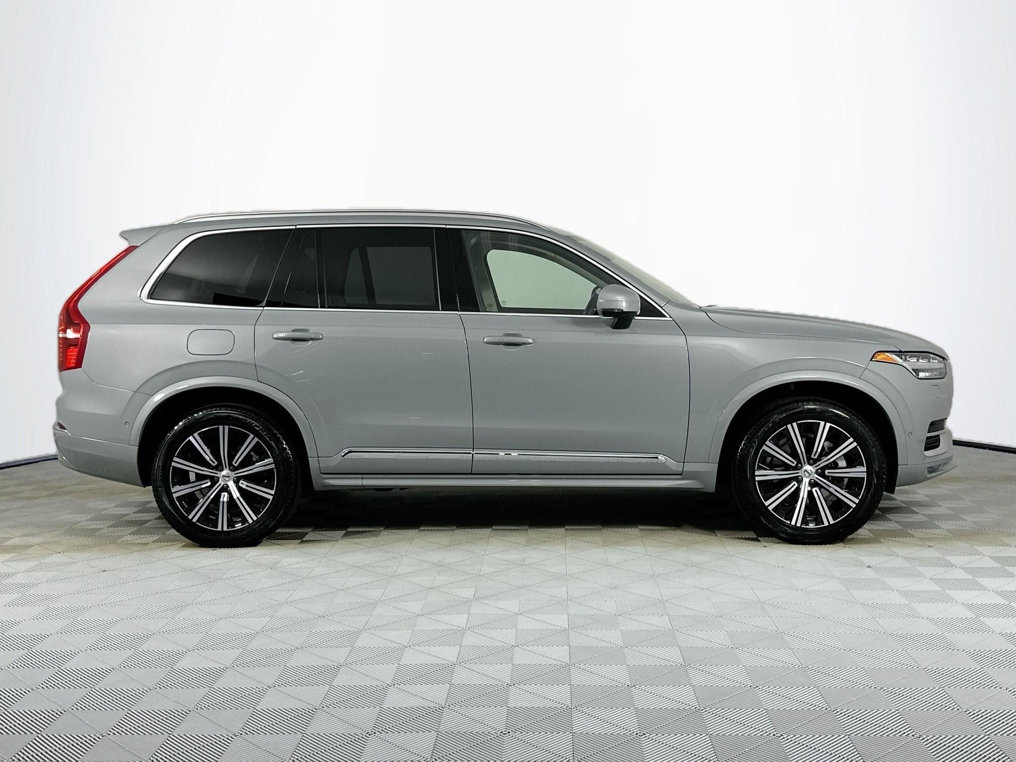 2025 Volvo XC90 B6 Plus 7-Seater