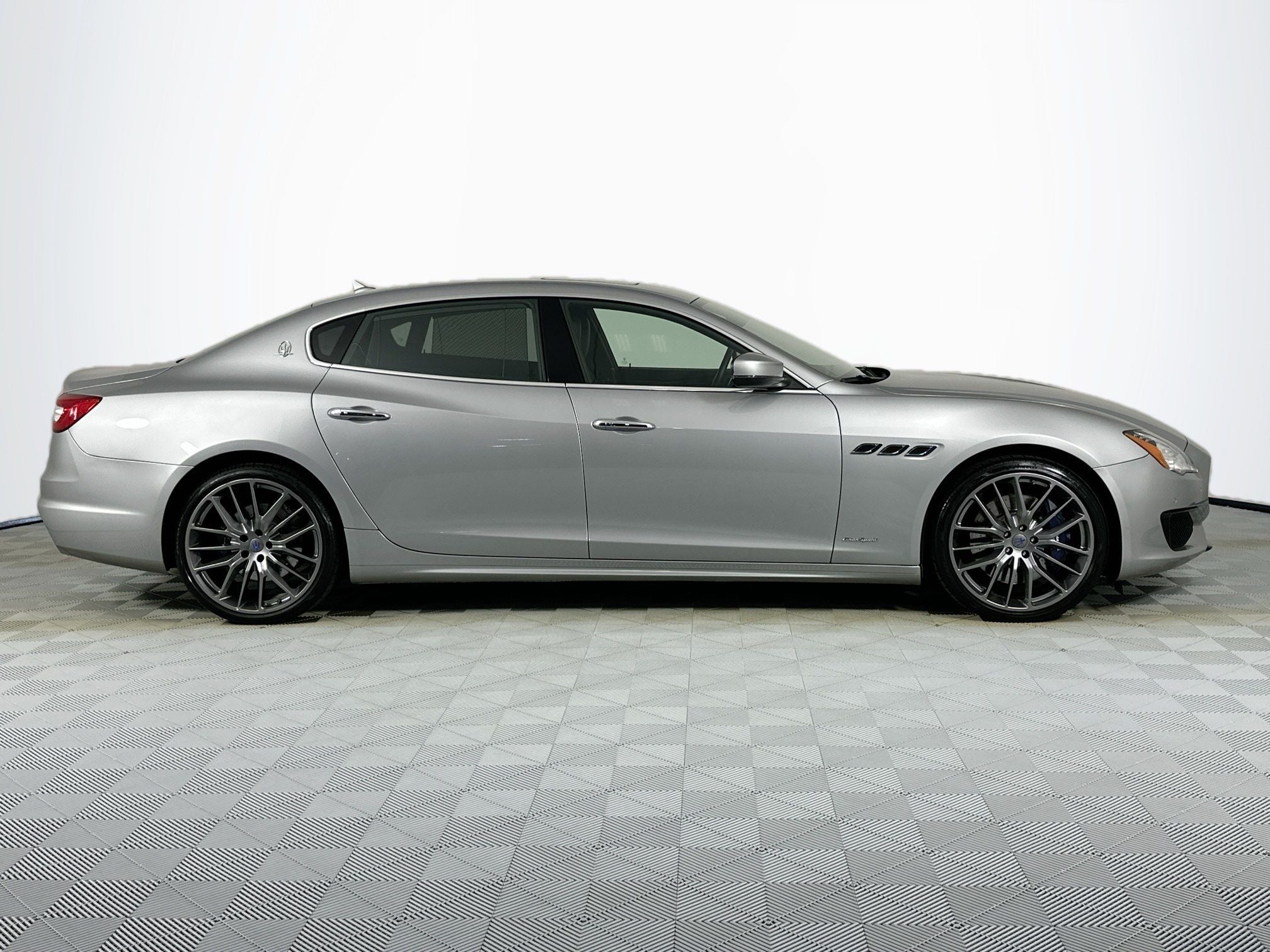 2017 Maserati Quattroporte GTS GranSport