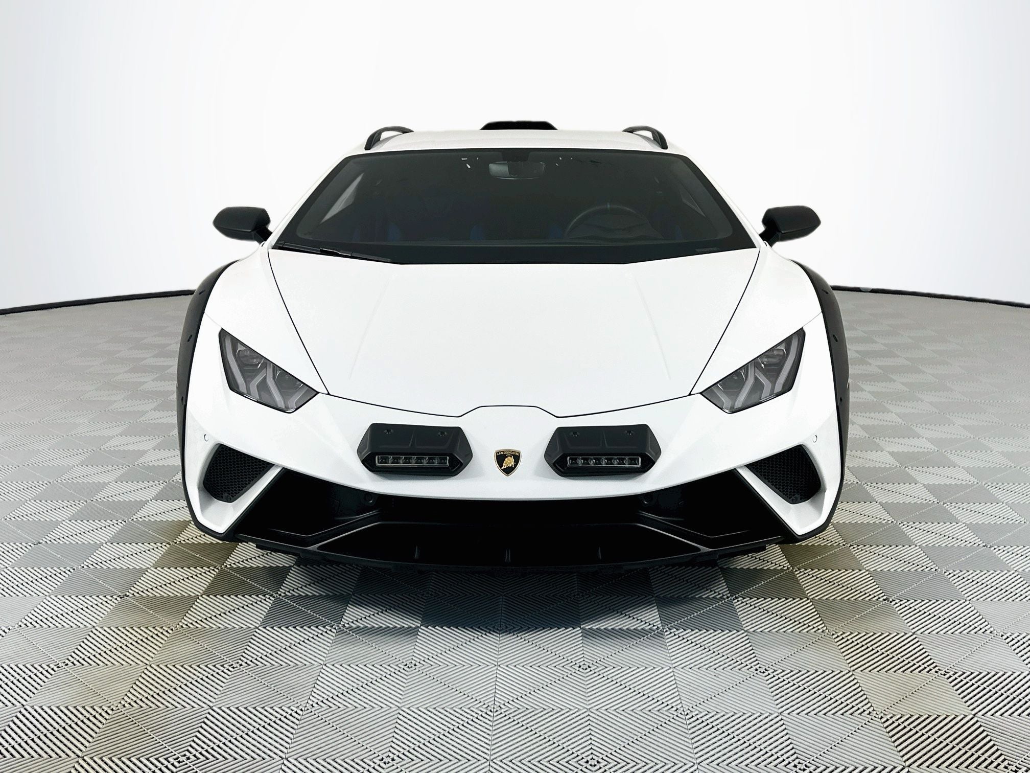 2023 Lamborghini Huracan Sterrato Base