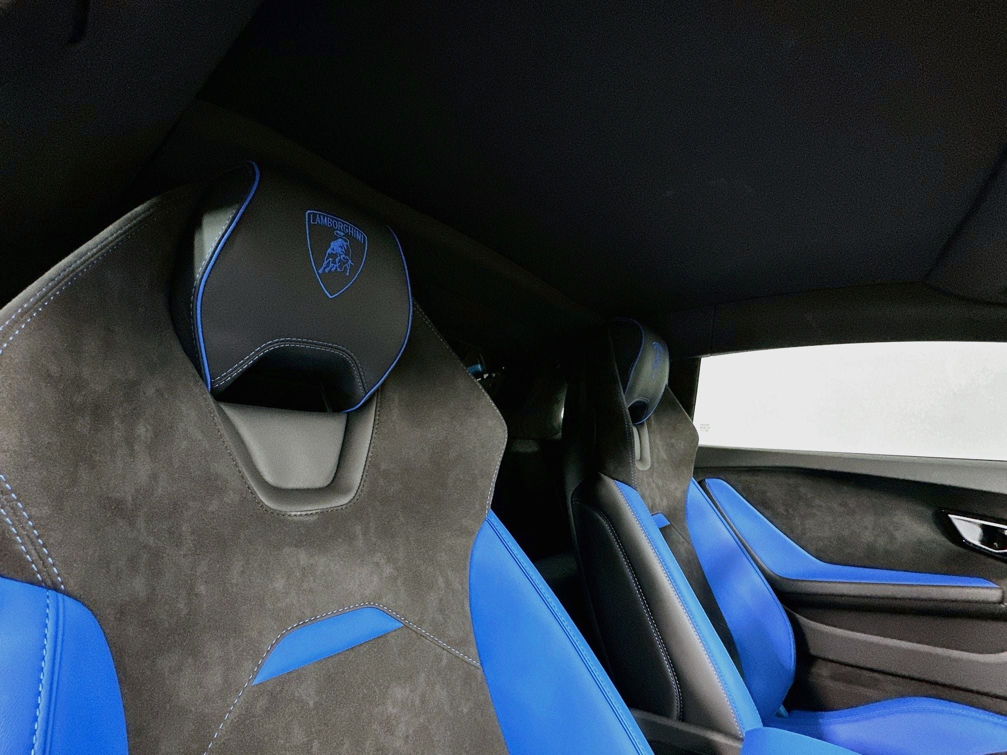 2023 Lamborghini Huracan Sterrato Base
