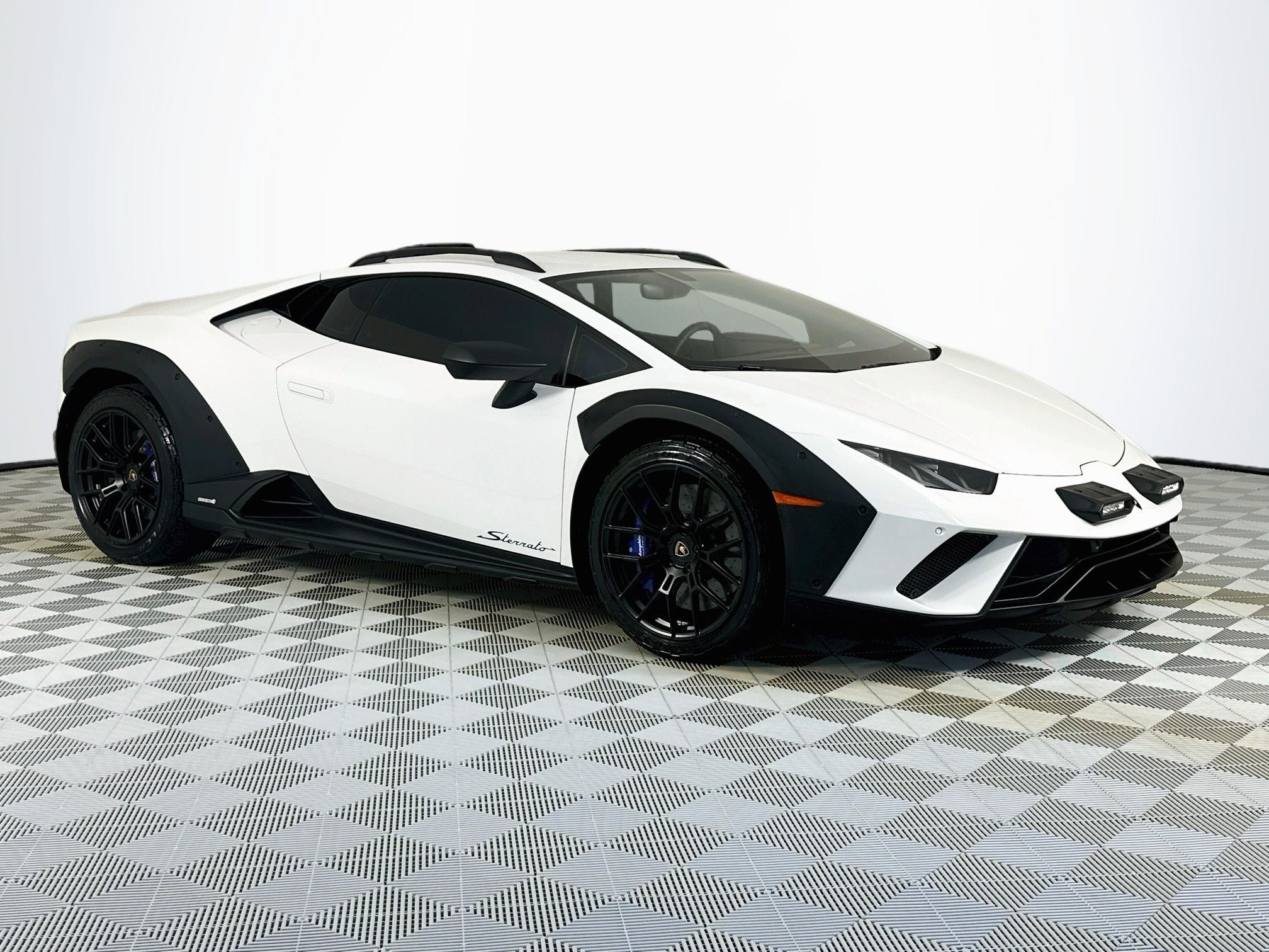 2023 Lamborghini Huracan Sterrato Base