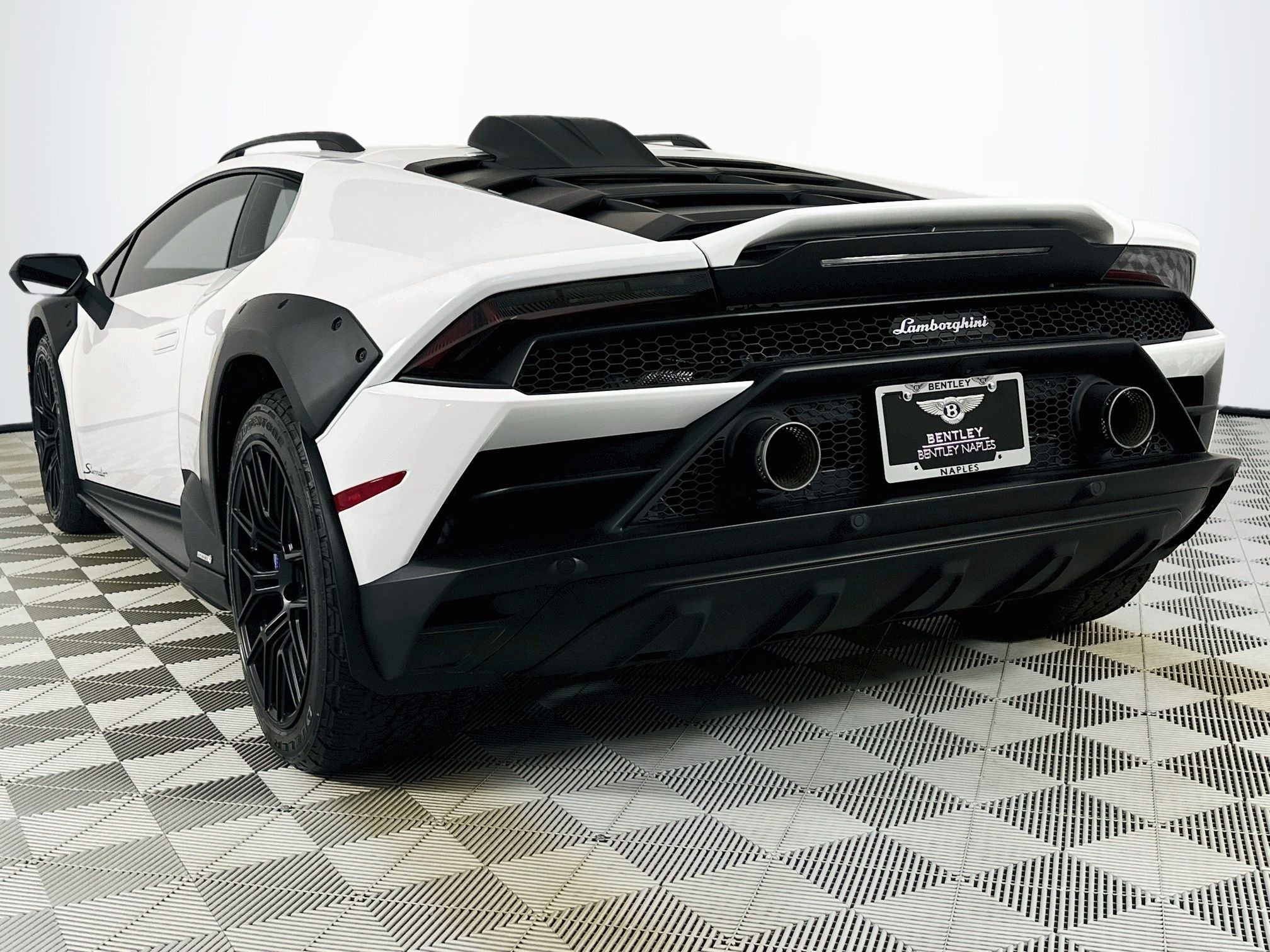 2023 Lamborghini Huracan Sterrato Base