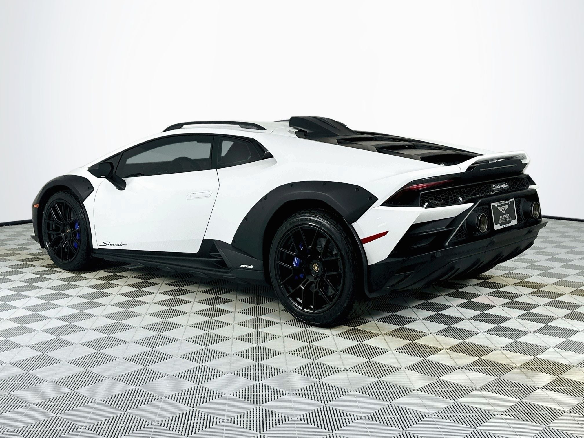 2023 Lamborghini Huracan Sterrato Base