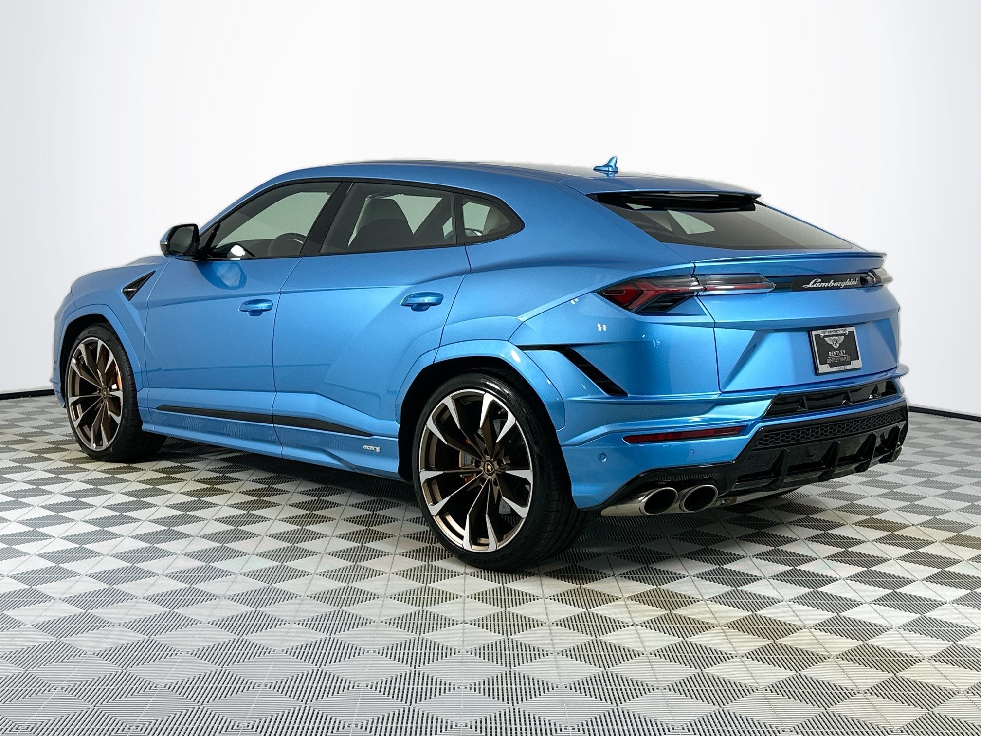 2023 Lamborghini Urus S