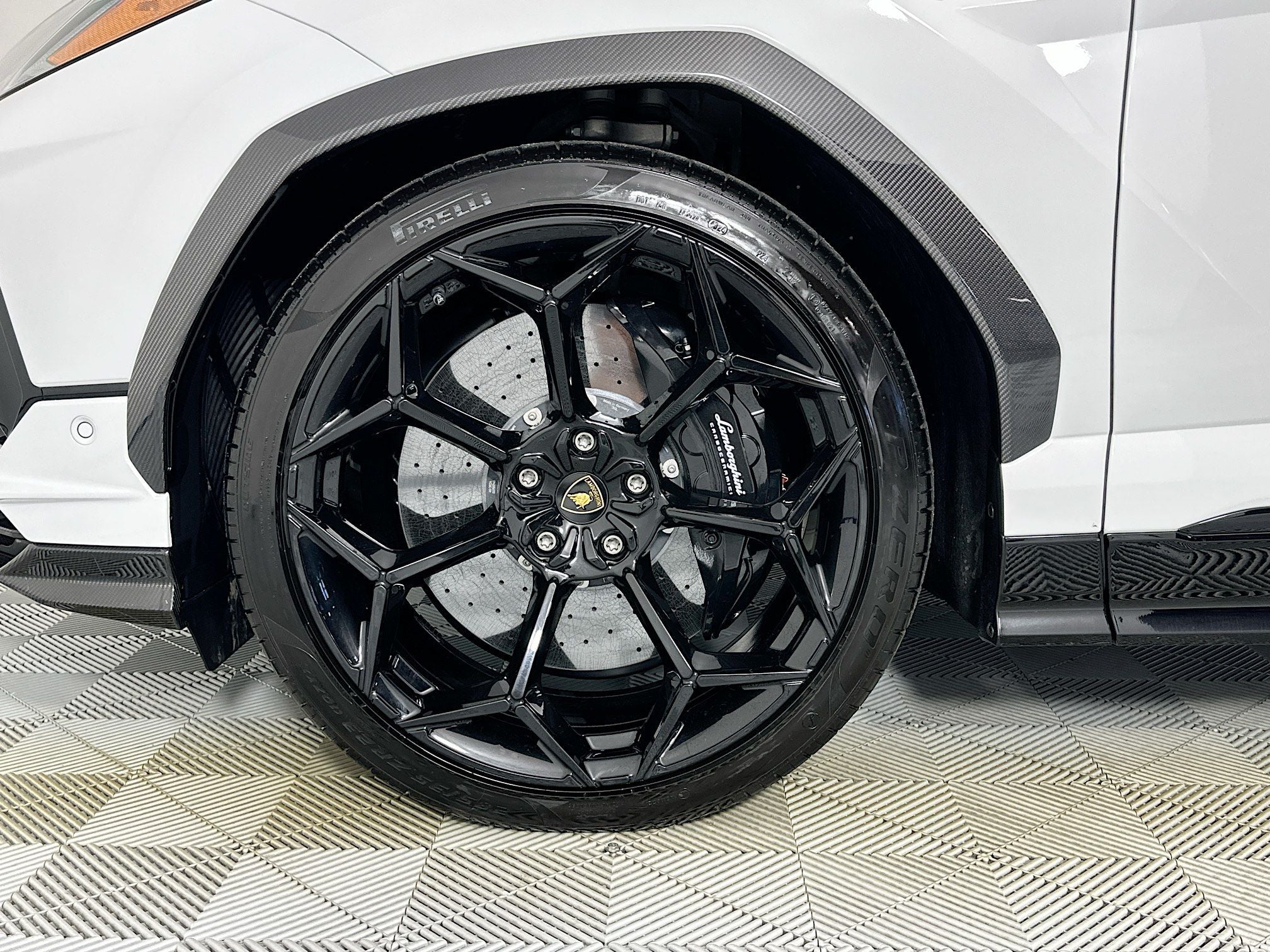 2024 Lamborghini Urus Performante